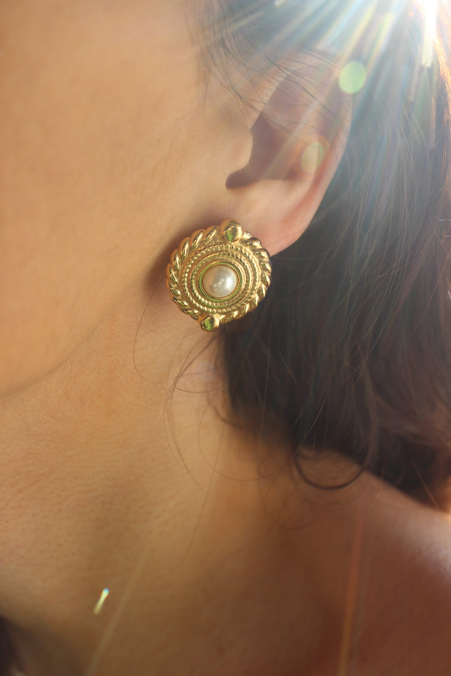 Brincos Medalha Perola | Dourado