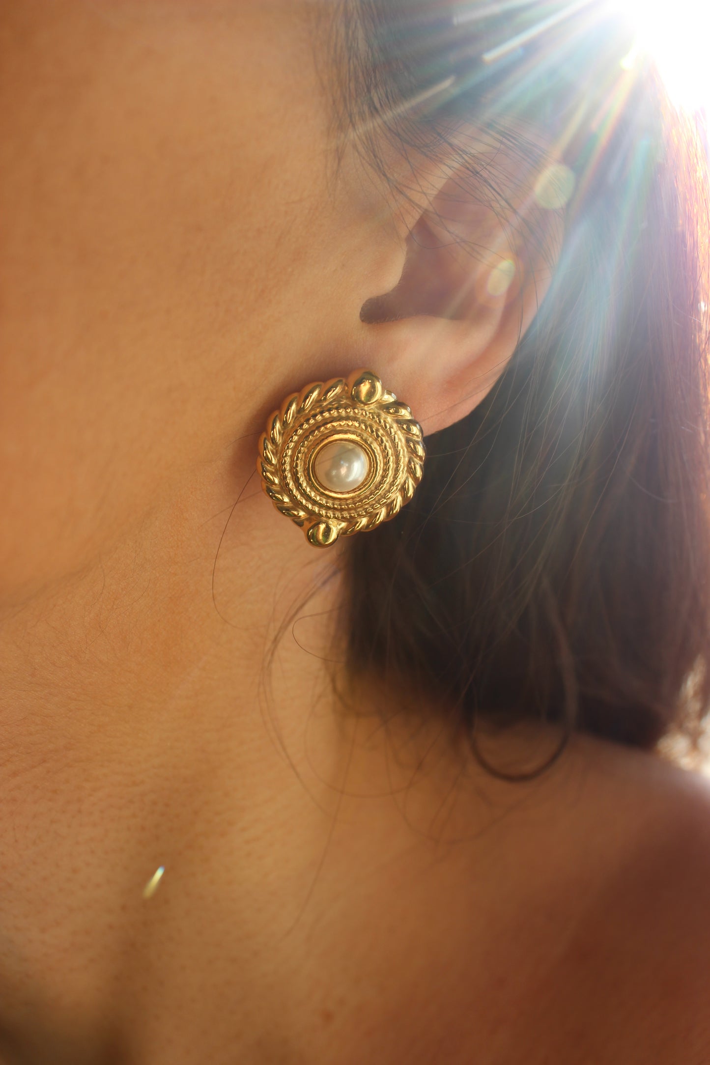Brincos Medalha Perola | Dourado