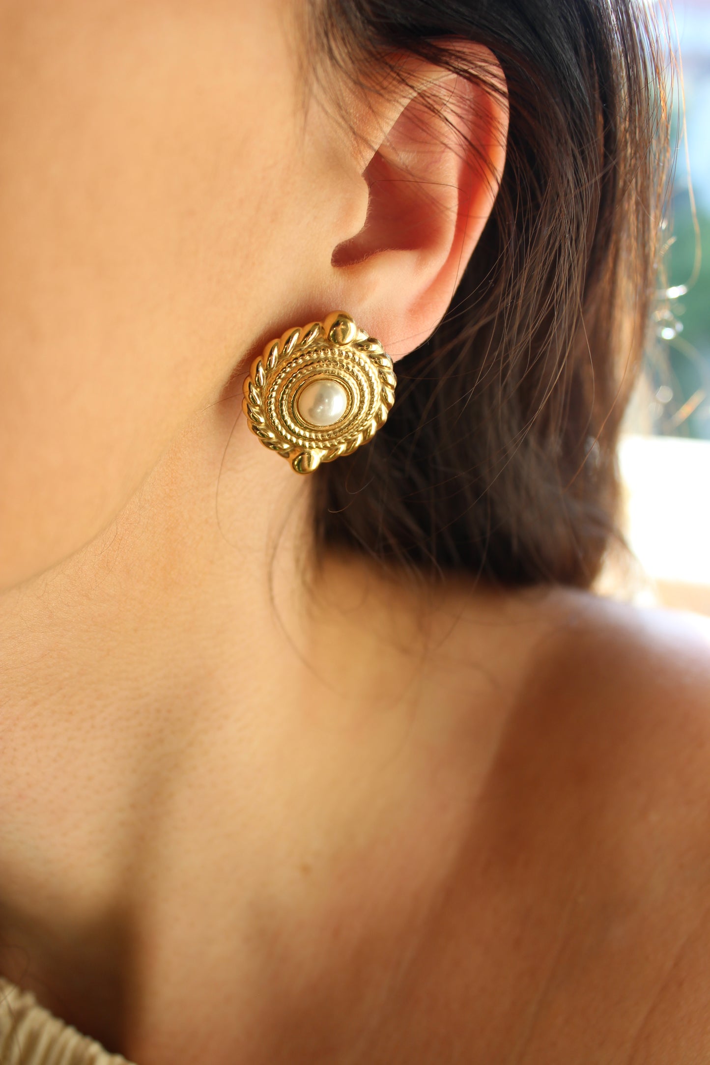 Brincos Medalha Perola | Dourado