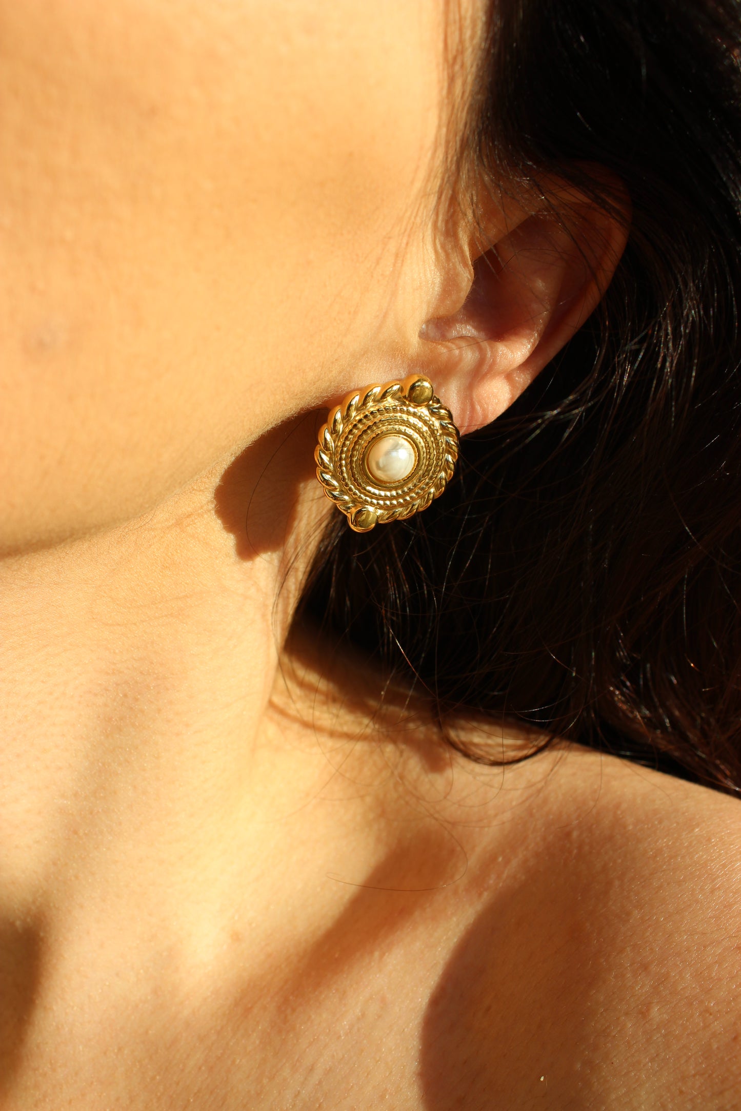 Brincos Medalha Perola | Dourado